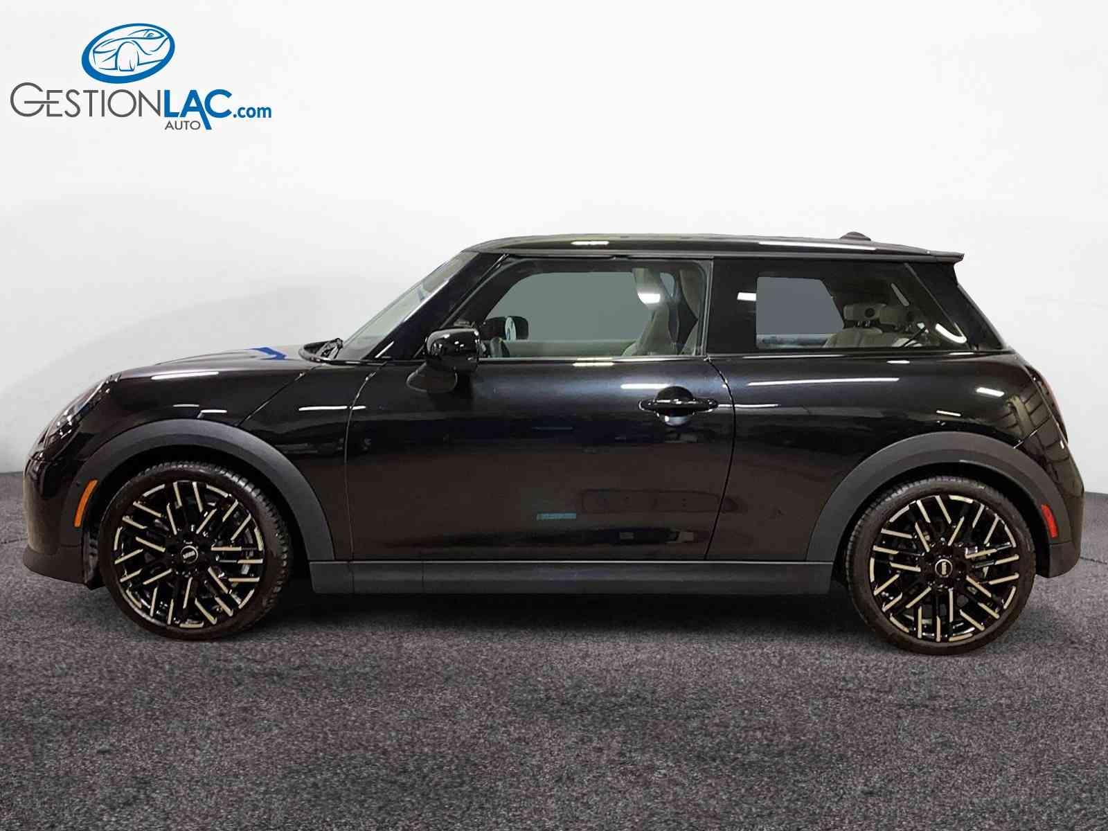 Mini Cooper 3 Door 2025 - Thumbnail 6