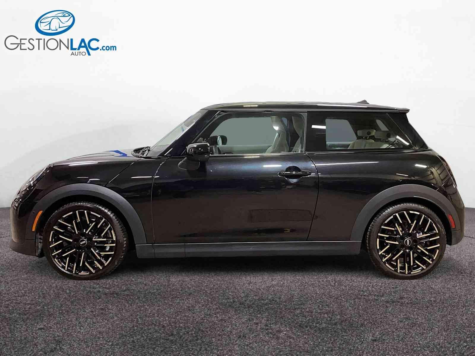 Mini Cooper 3 Door 2025 - Thumbnail 4