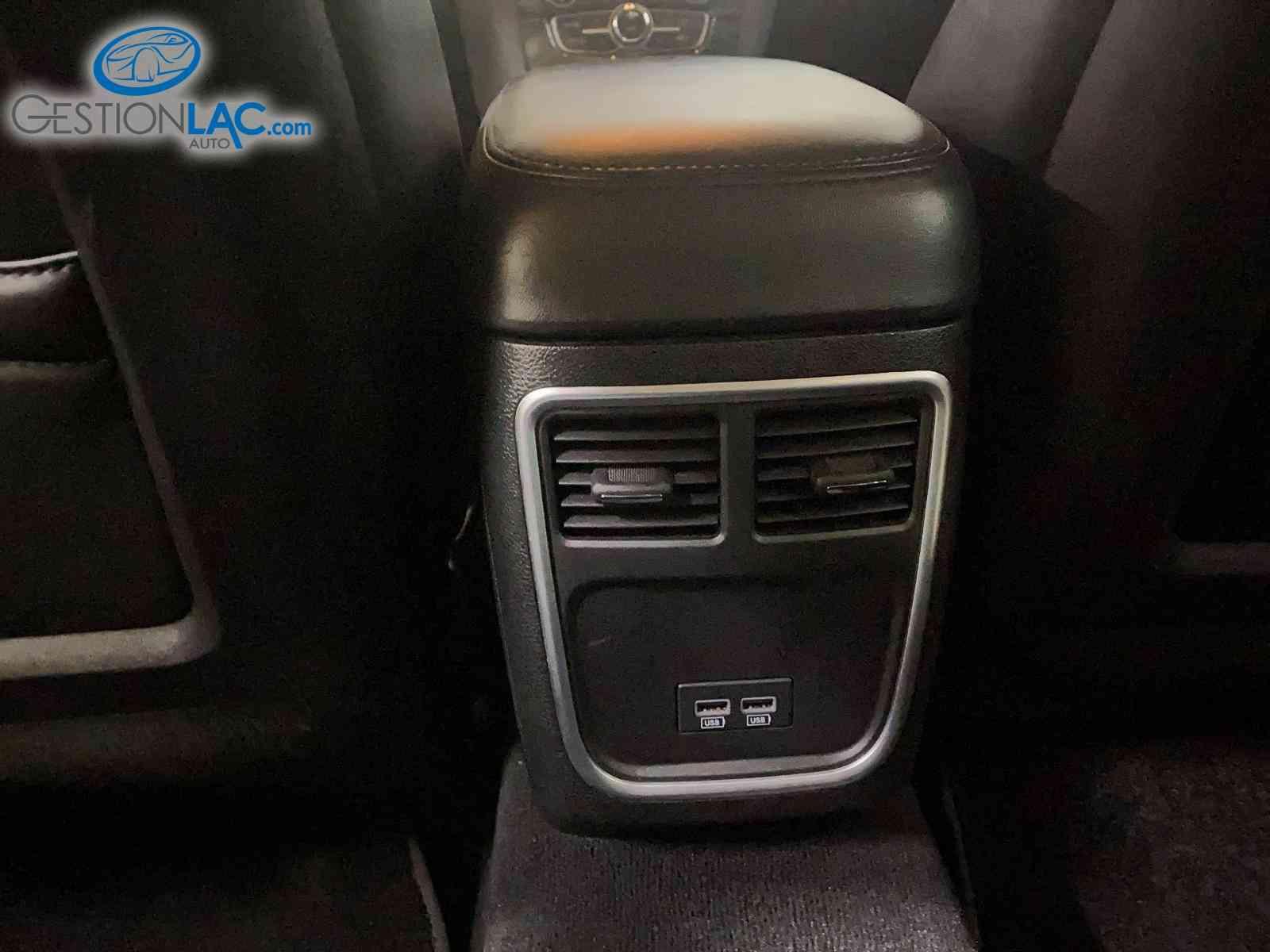 Chrysler 300 2022 - Thumbnail 10