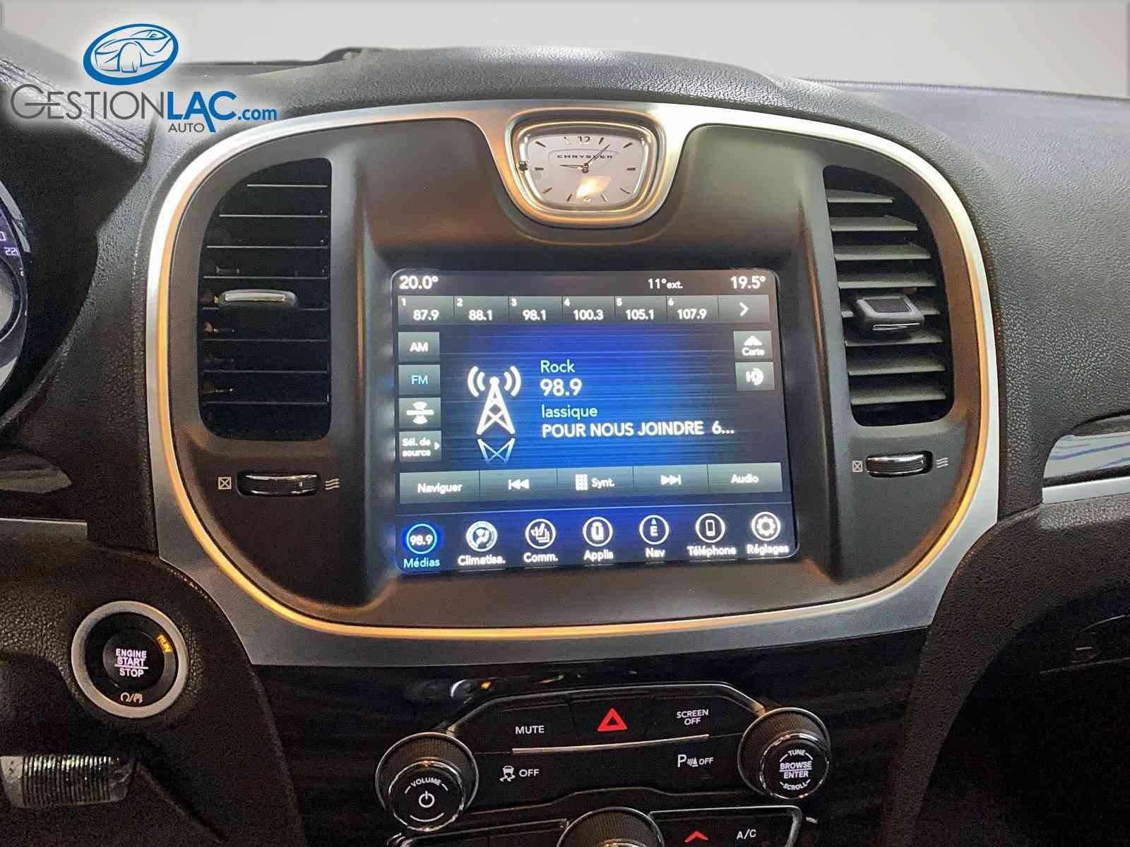 Chrysler 300 2022 - Thumbnail 25