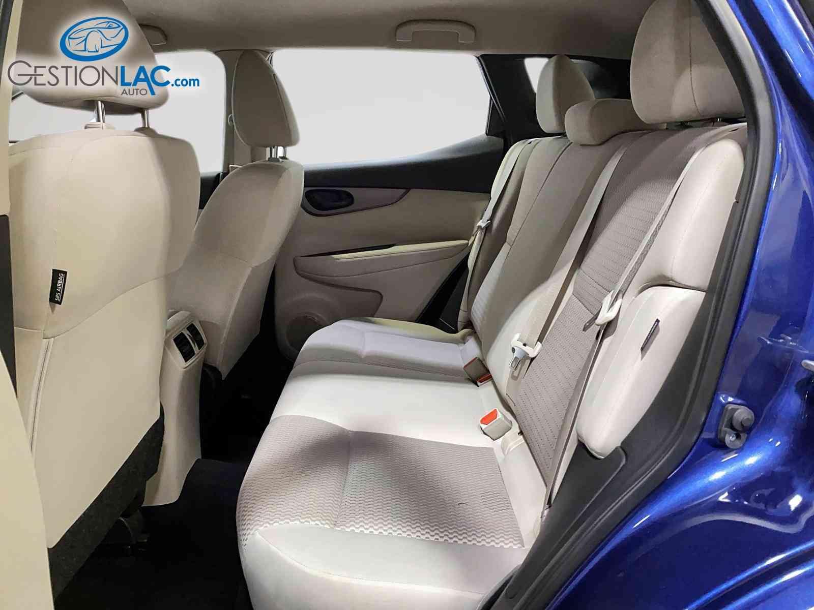Nissan Qashqai 2023 - Thumbnail 9