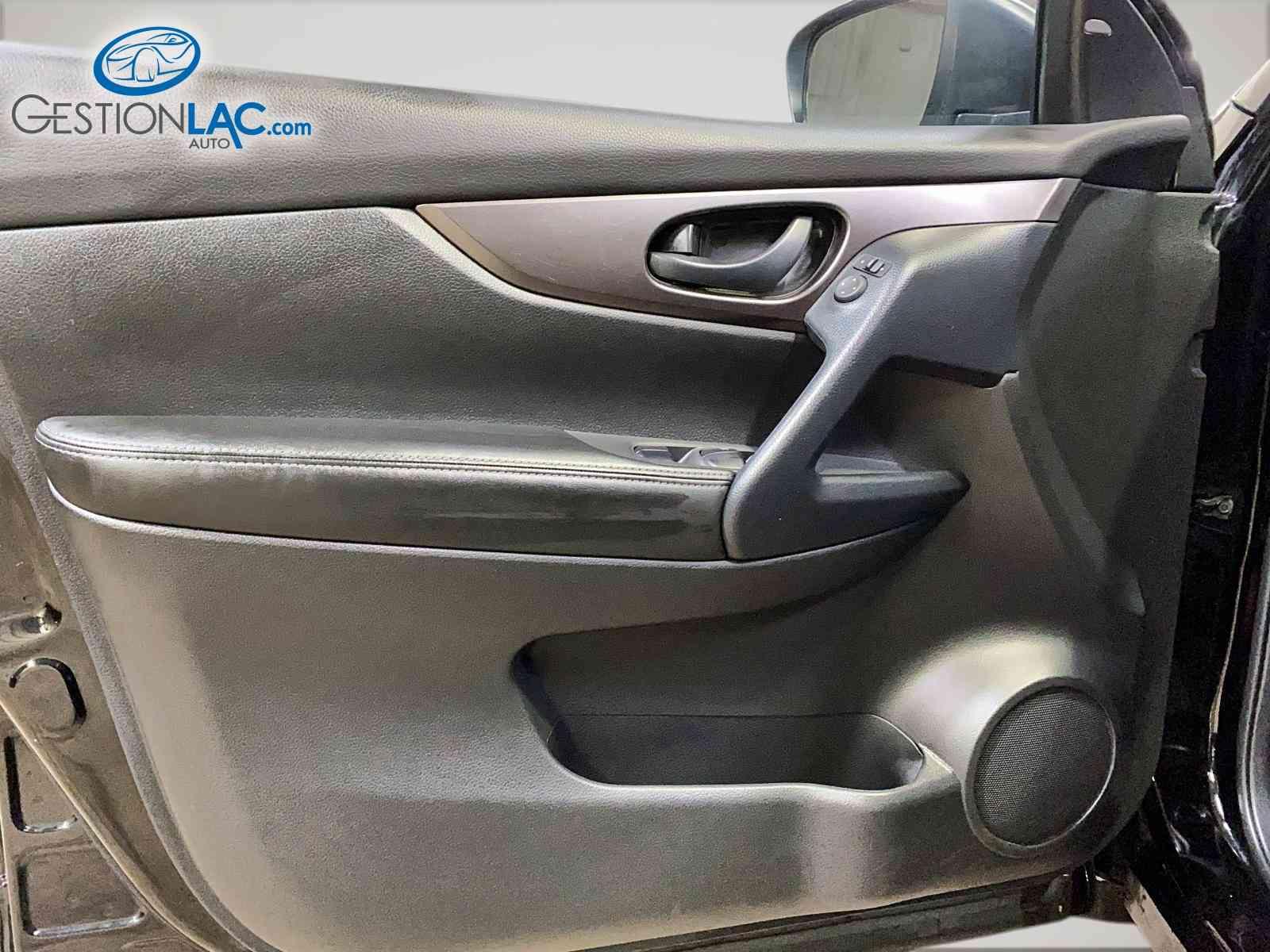 Nissan Qashqai 2023 - Thumbnail 13