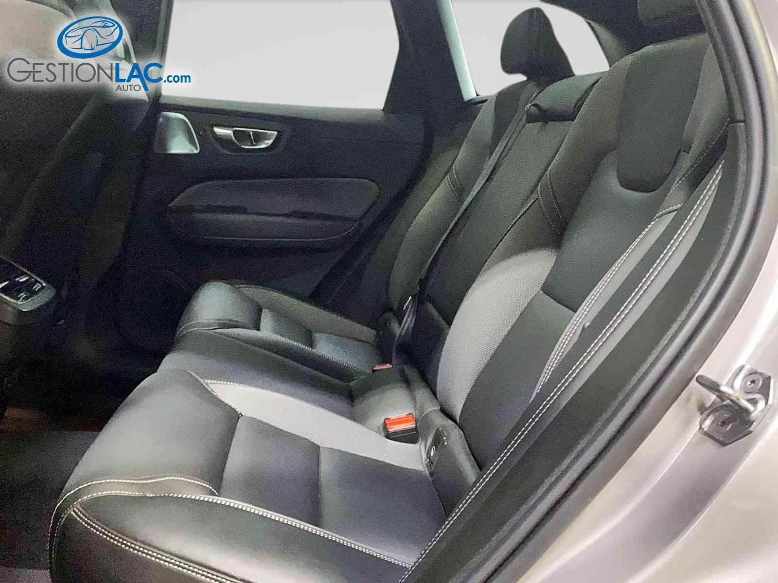 Volvo XC60 2022 - Thumbnail 9