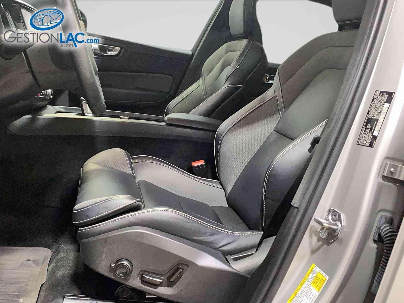 Volvo XC60 2022 - Thumbnail 10