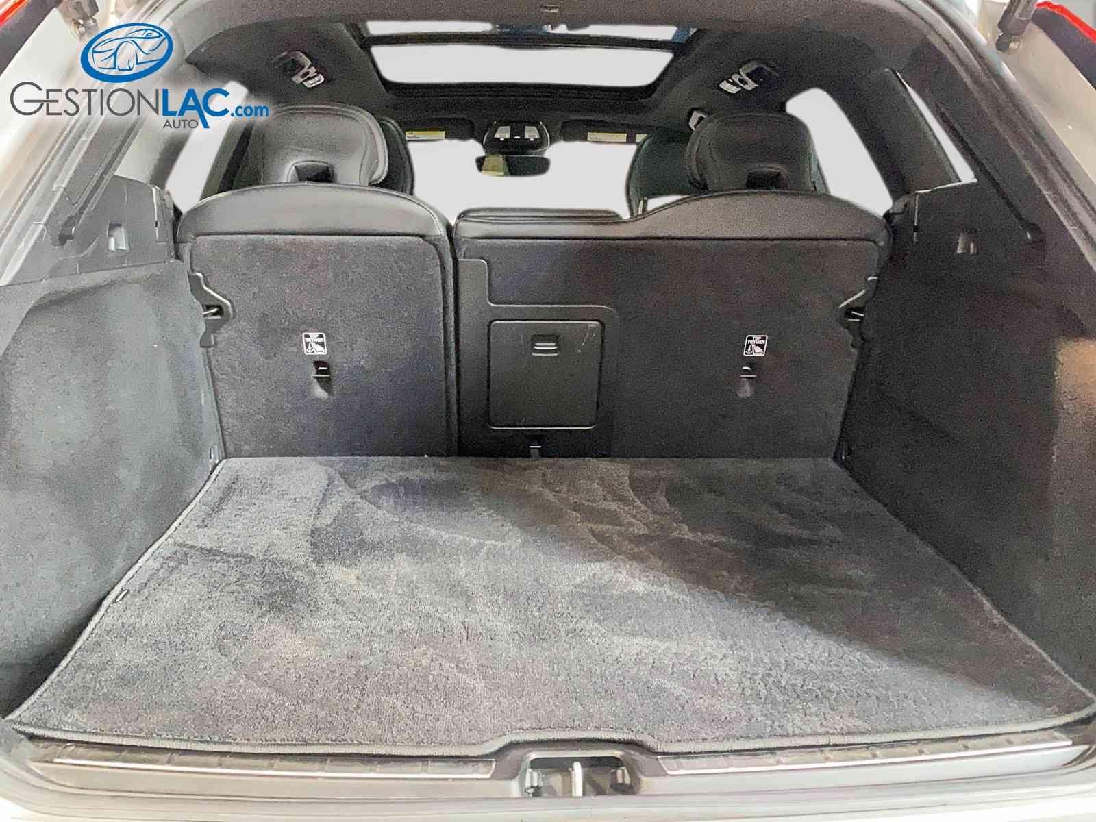 Volvo XC60 2022 - Thumbnail 6