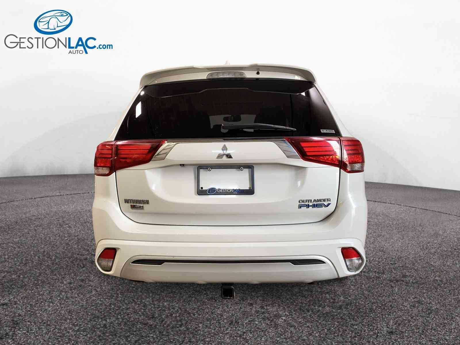 Mitsubishi Outlander PHEV 2019 - Thumbnail 3
