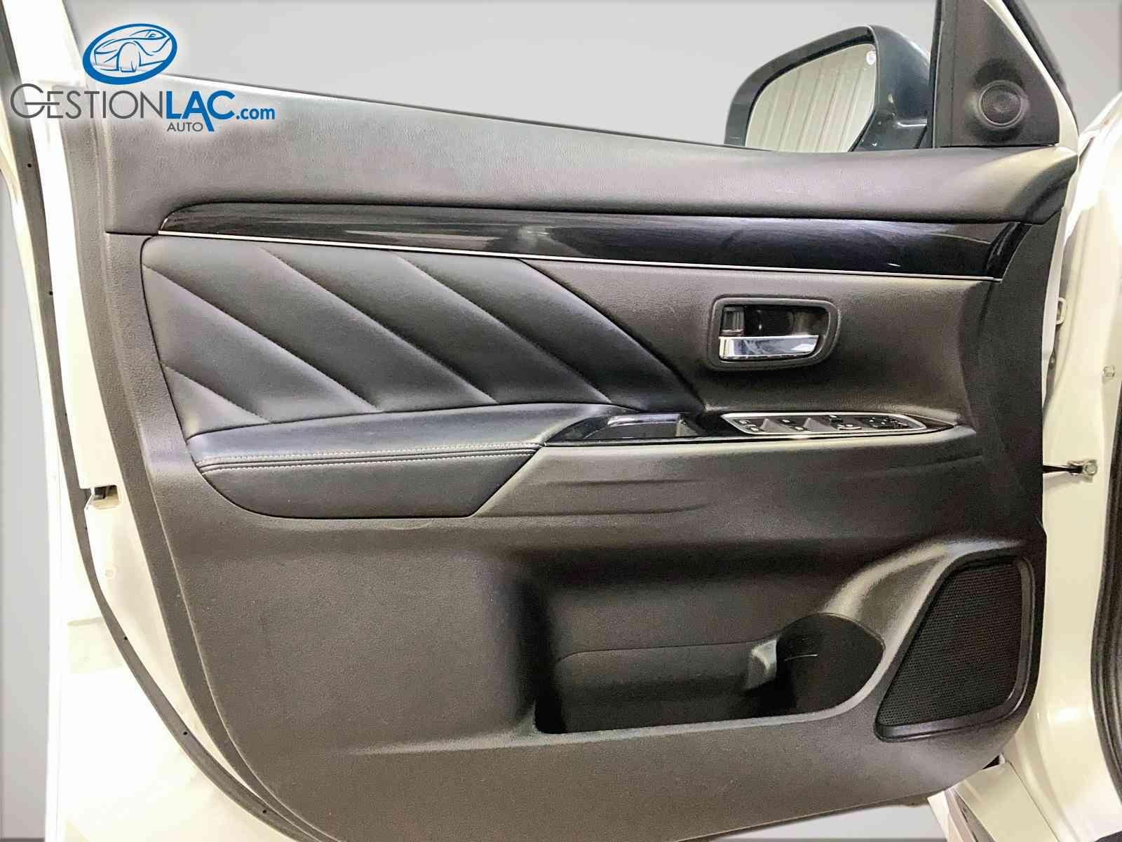 Mitsubishi Outlander PHEV 2019 - Thumbnail 15