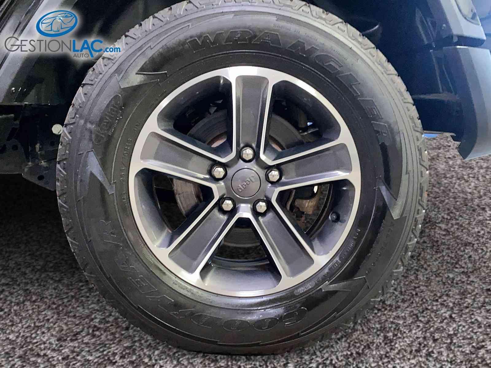 Jeep Wrangler 4-Door 2023 - Thumbnail 6