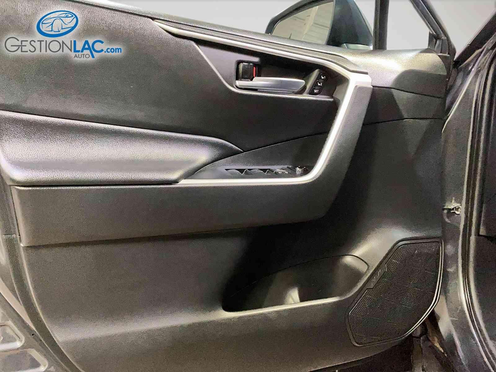 Toyota RAV4 2021 - Thumbnail 16