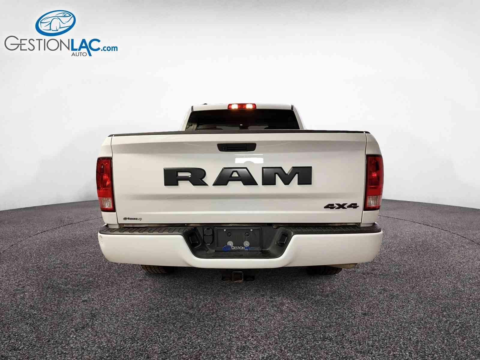 RAM Ram 1500 Classic 2023 - Thumbnail 3