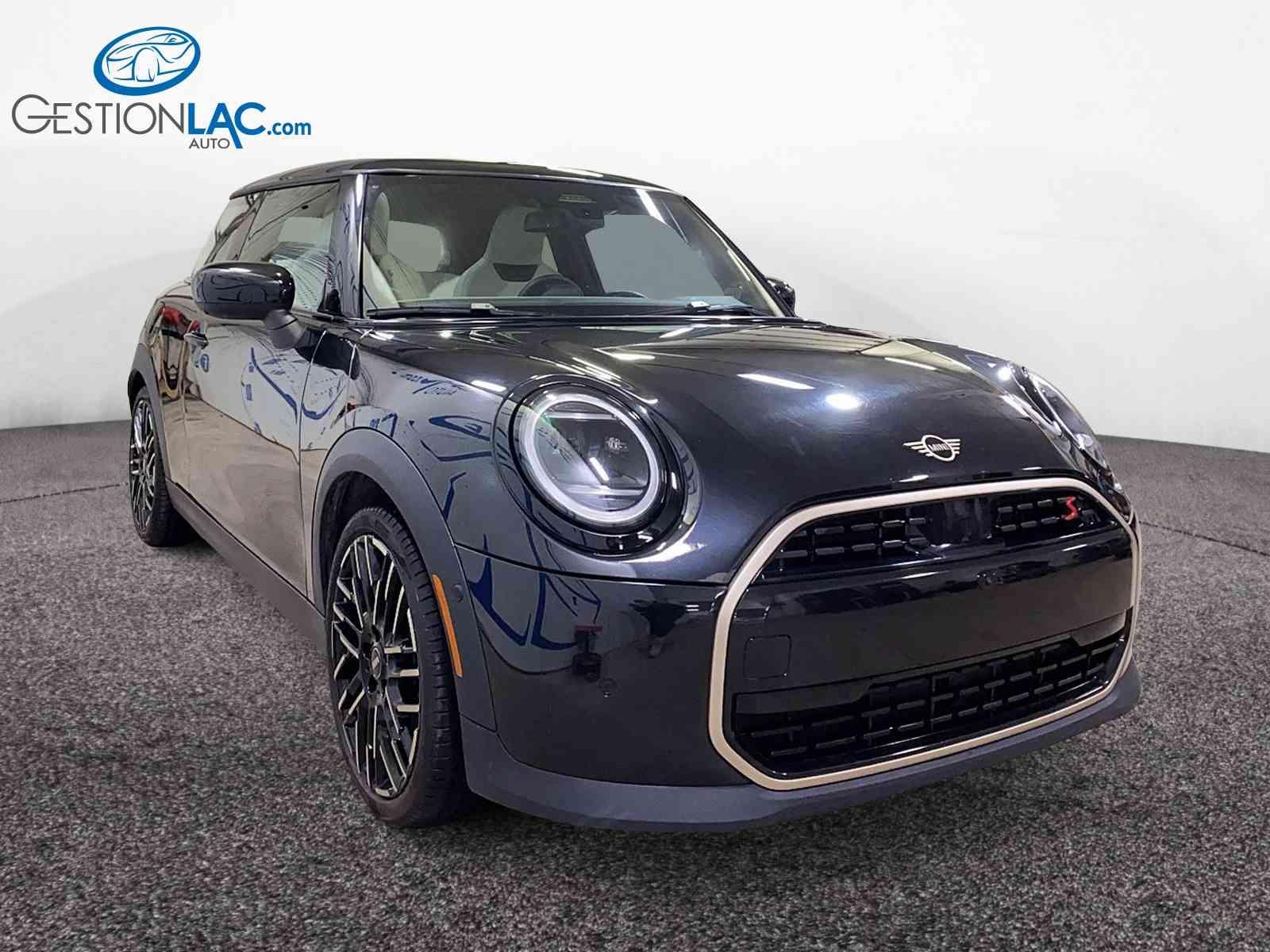 Mini Cooper 3 Door 2025 - Image 3