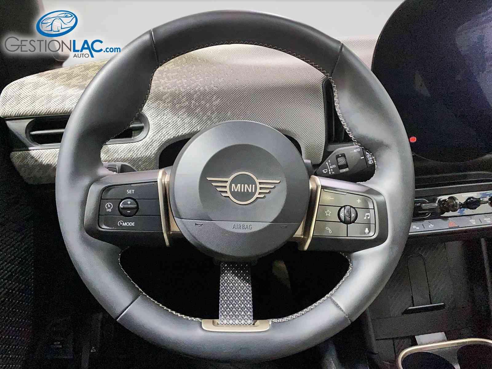 Mini Cooper 3 Door 2025 - Image 14