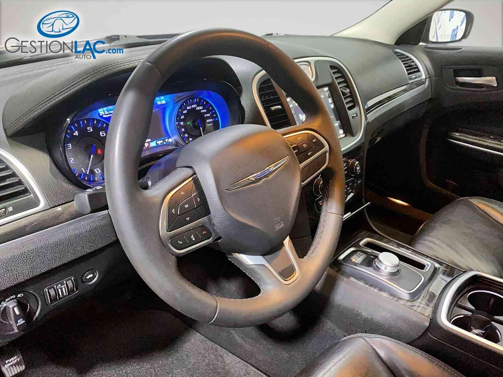 Chrysler 300 2022 - Image 26