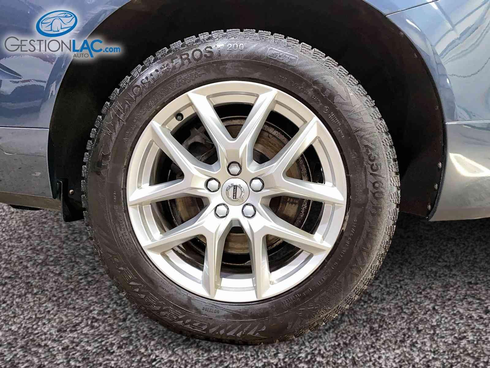 Volvo XC60 2021 - Image 8