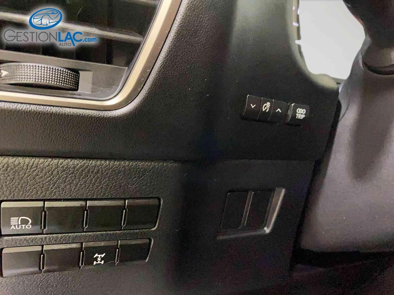 Lexus NX 300 2020 - Image 19