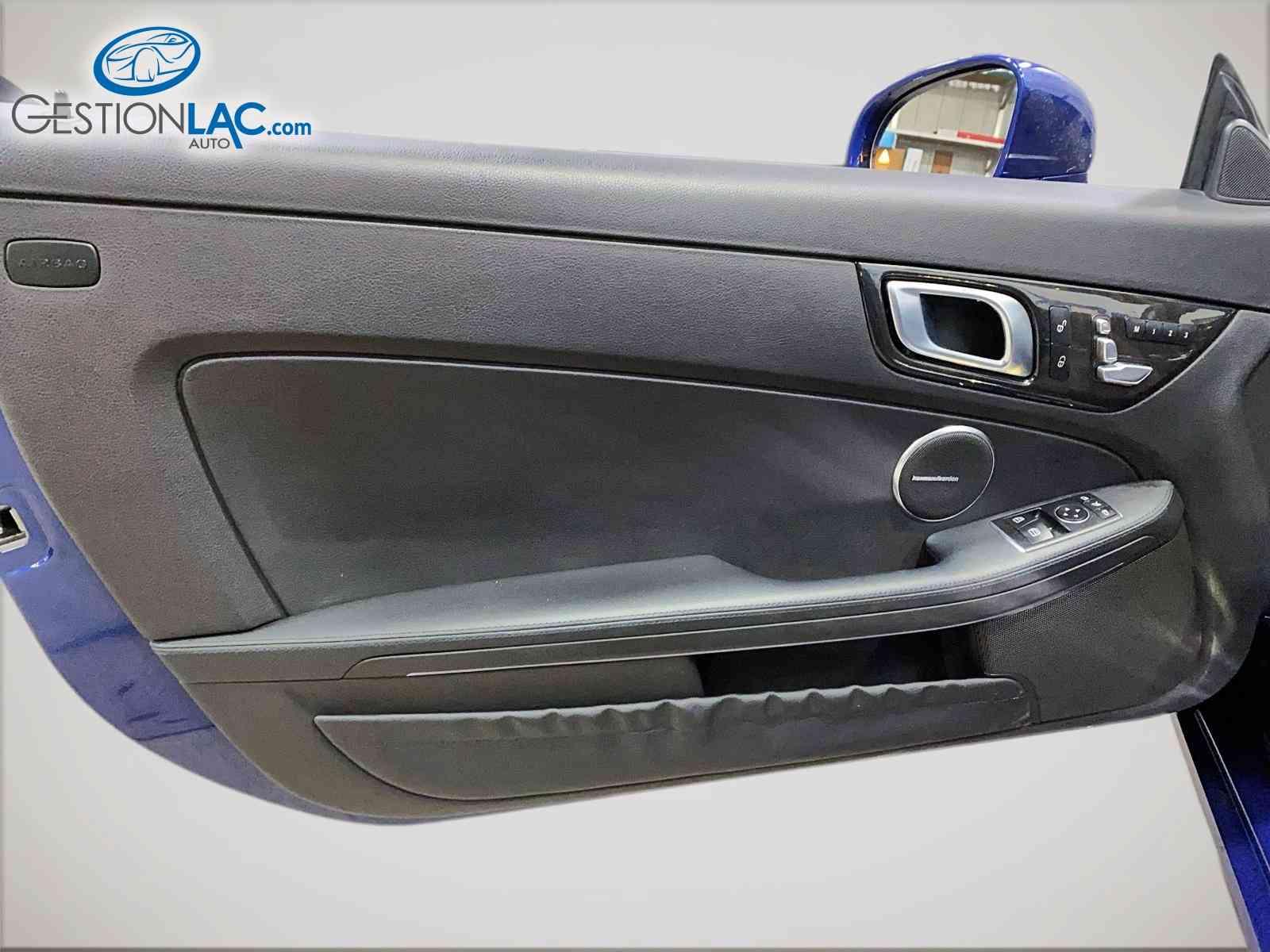 Mercedes-Benz SLC 2018 - Image 16
