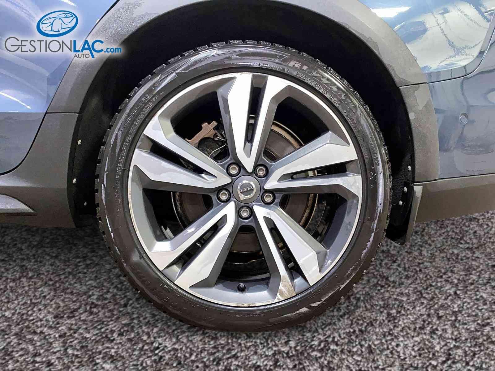 Volvo V60 Cross Country 2020 - Image 7