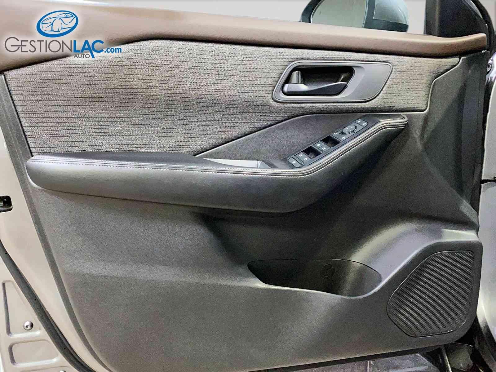 Nissan Rogue 2022 - Image 14