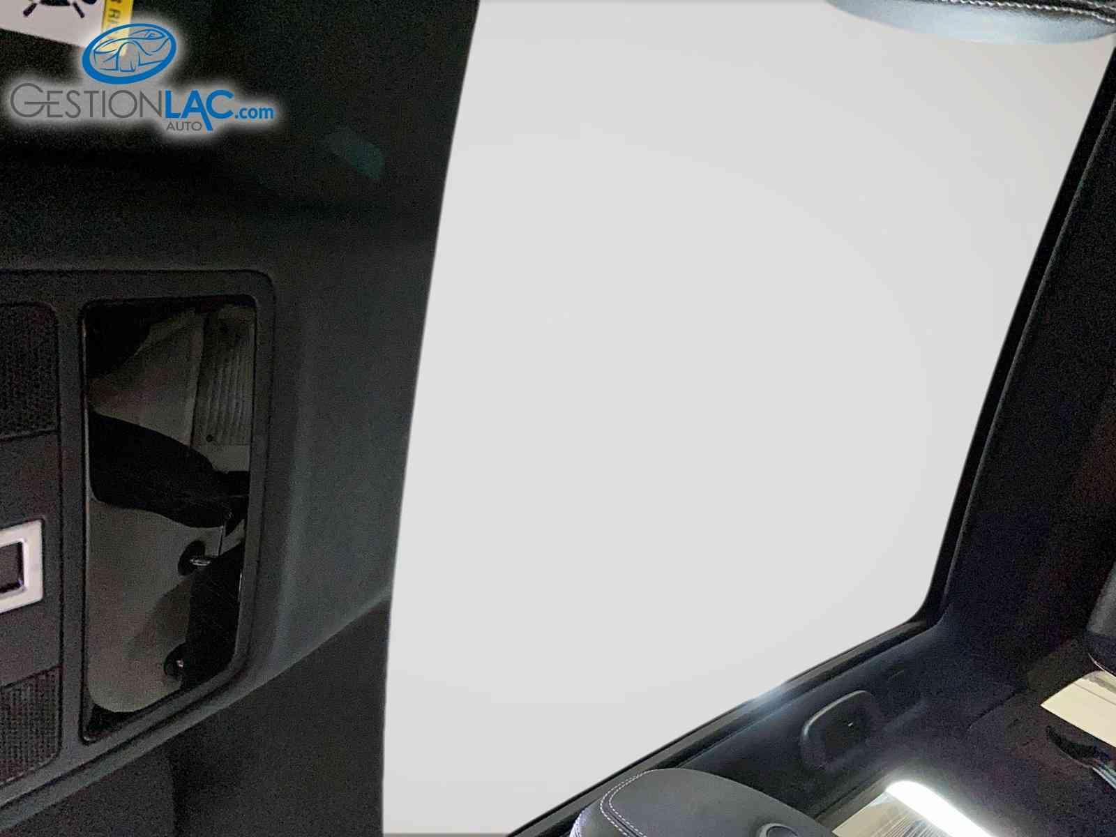 Land Rover Discovery Sport 2023 - Image 21