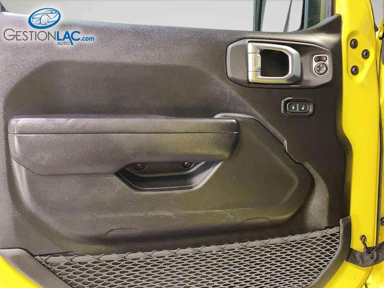 Jeep Wrangler 4-Door 2023 - Image 12