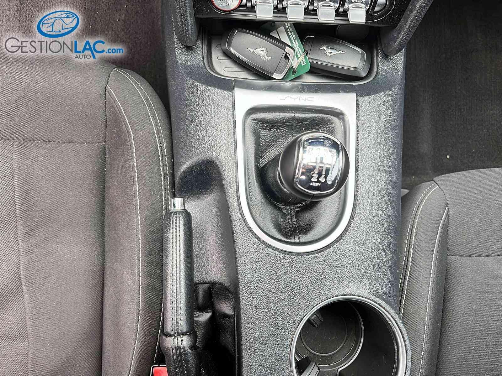 Ford Mustang 2022 - Image 16