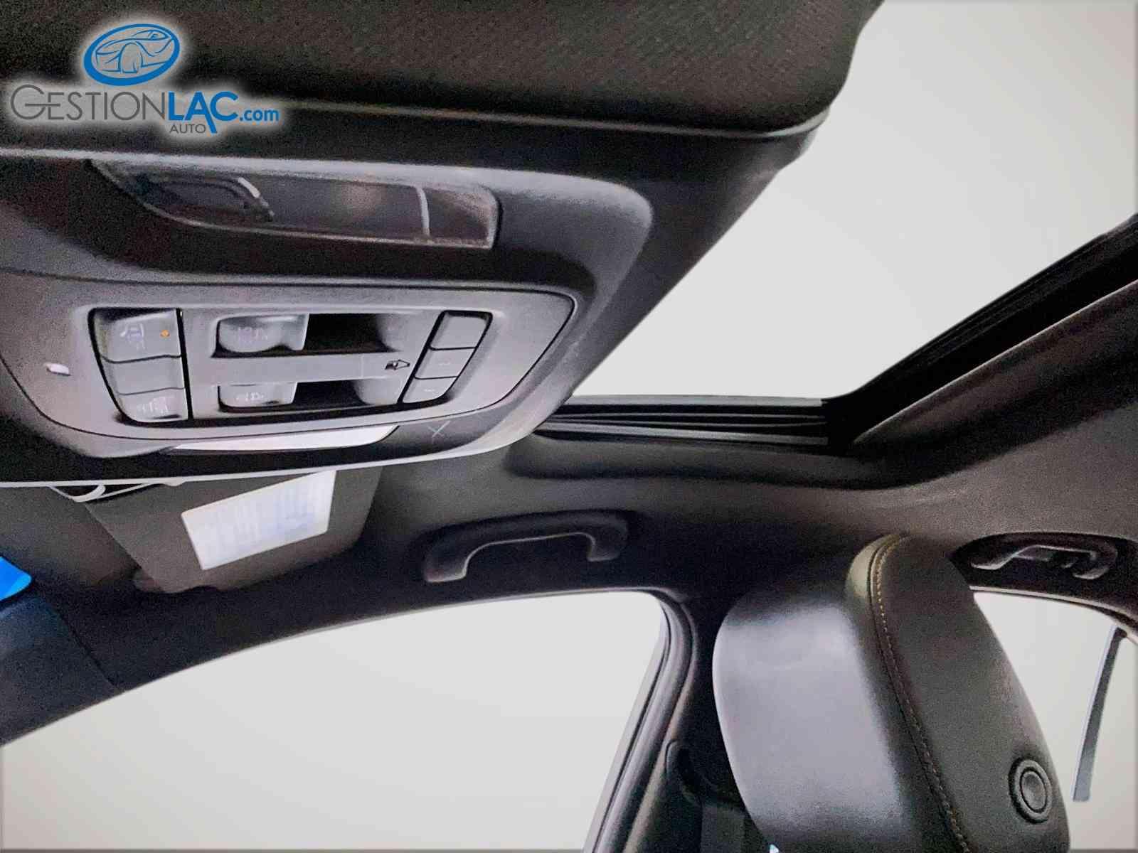 Cadillac CT4 2024 - Image 15