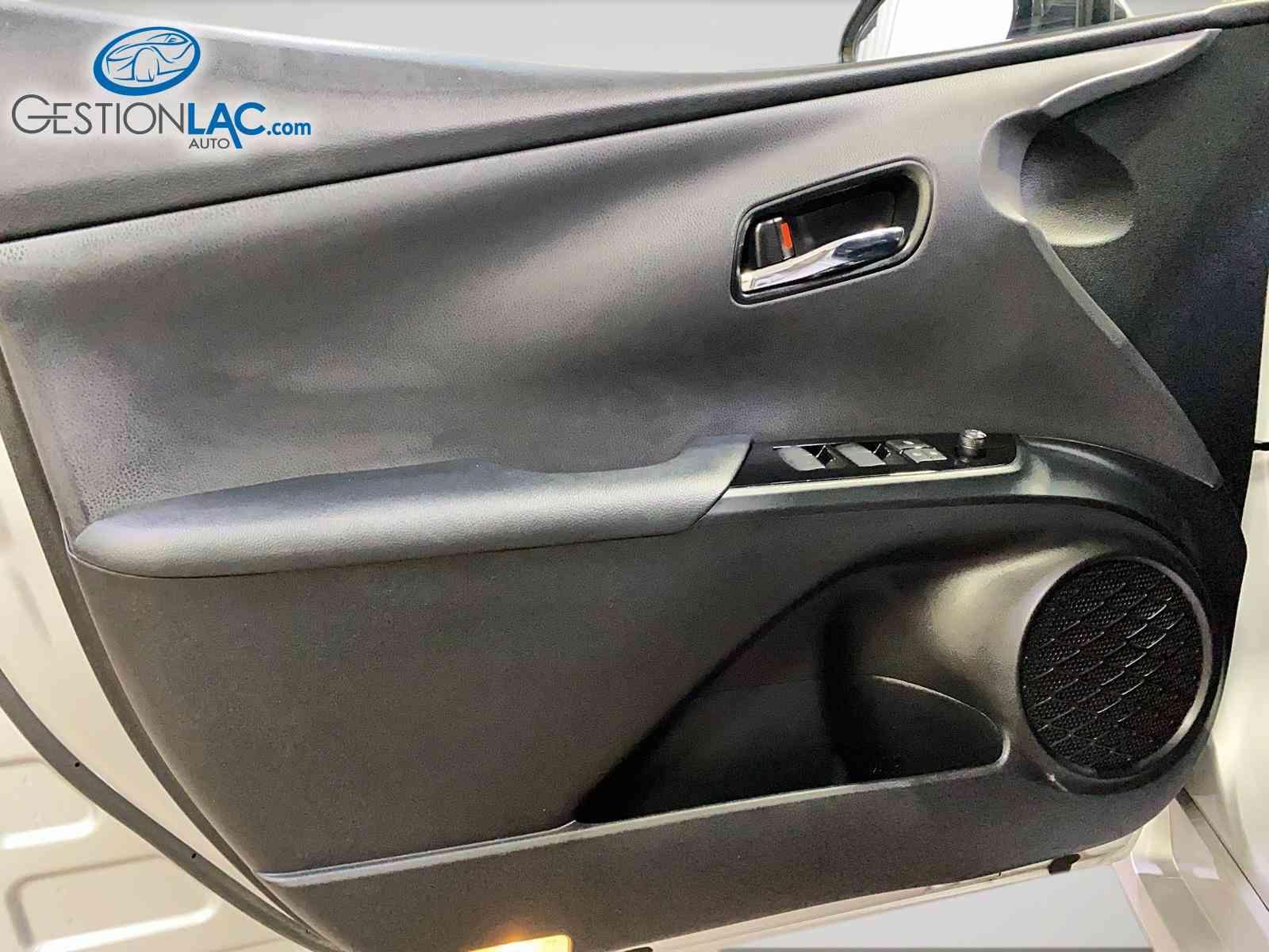 Toyota Prius Prime 2020 - Image 13