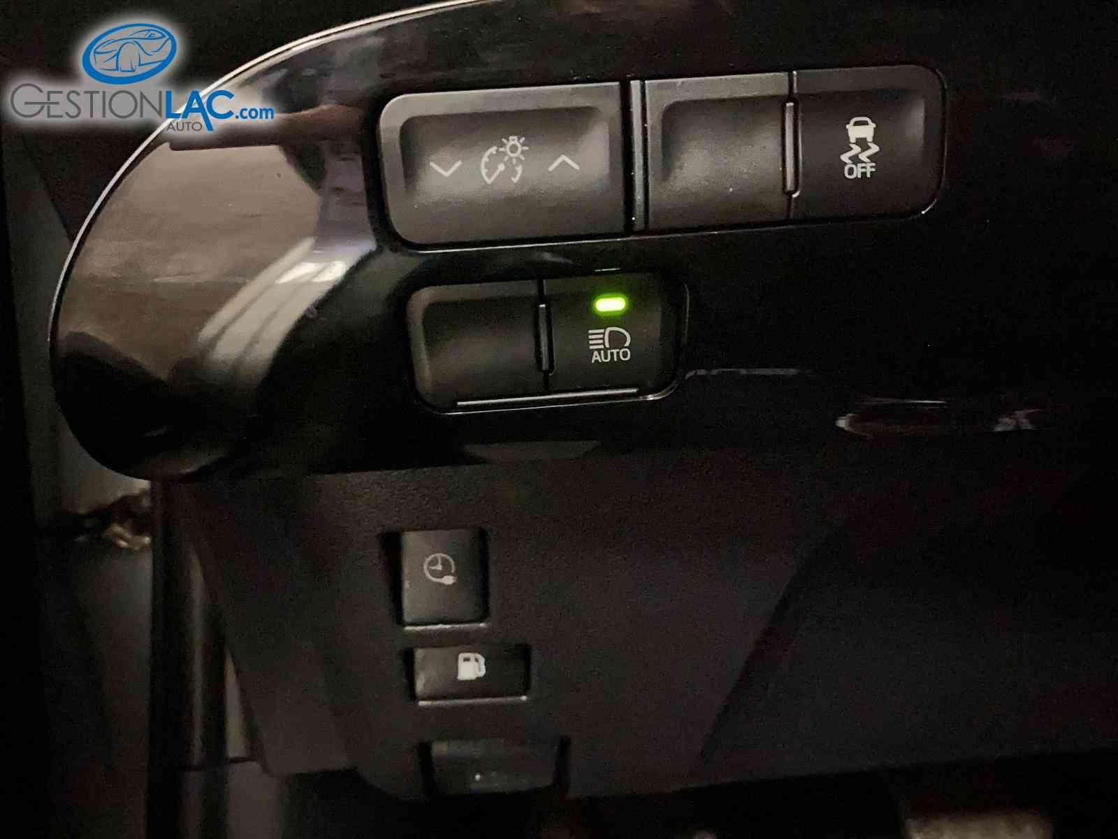 Toyota Prius Prime 2020 - Image 11
