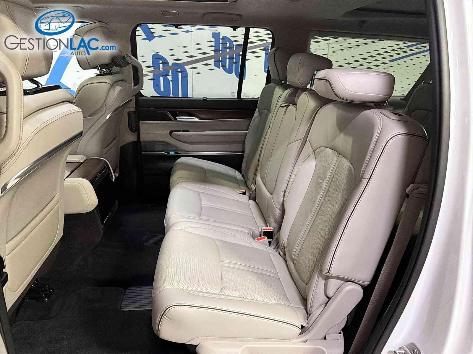 Jeep Grand Wagoneer L 2023 - Image 7