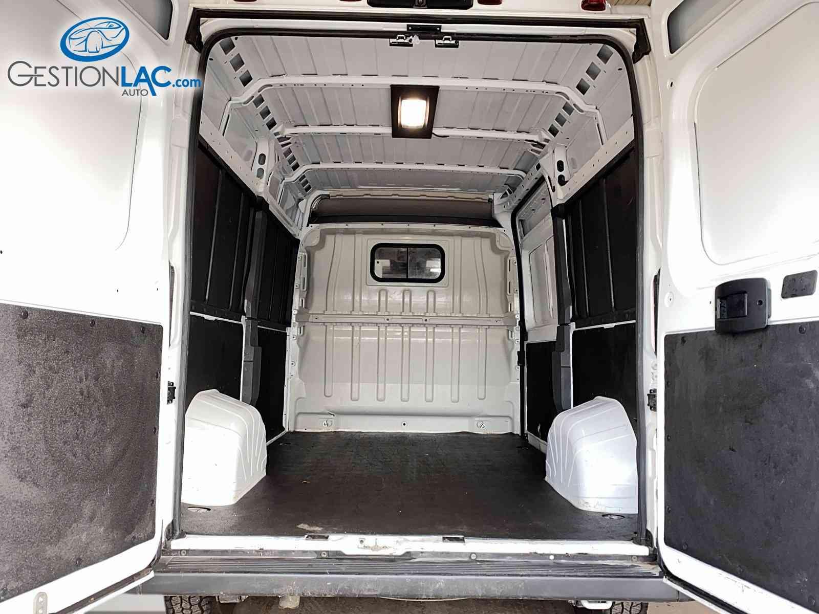 RAM ProMaster Cargo Van 2025 - Image 3