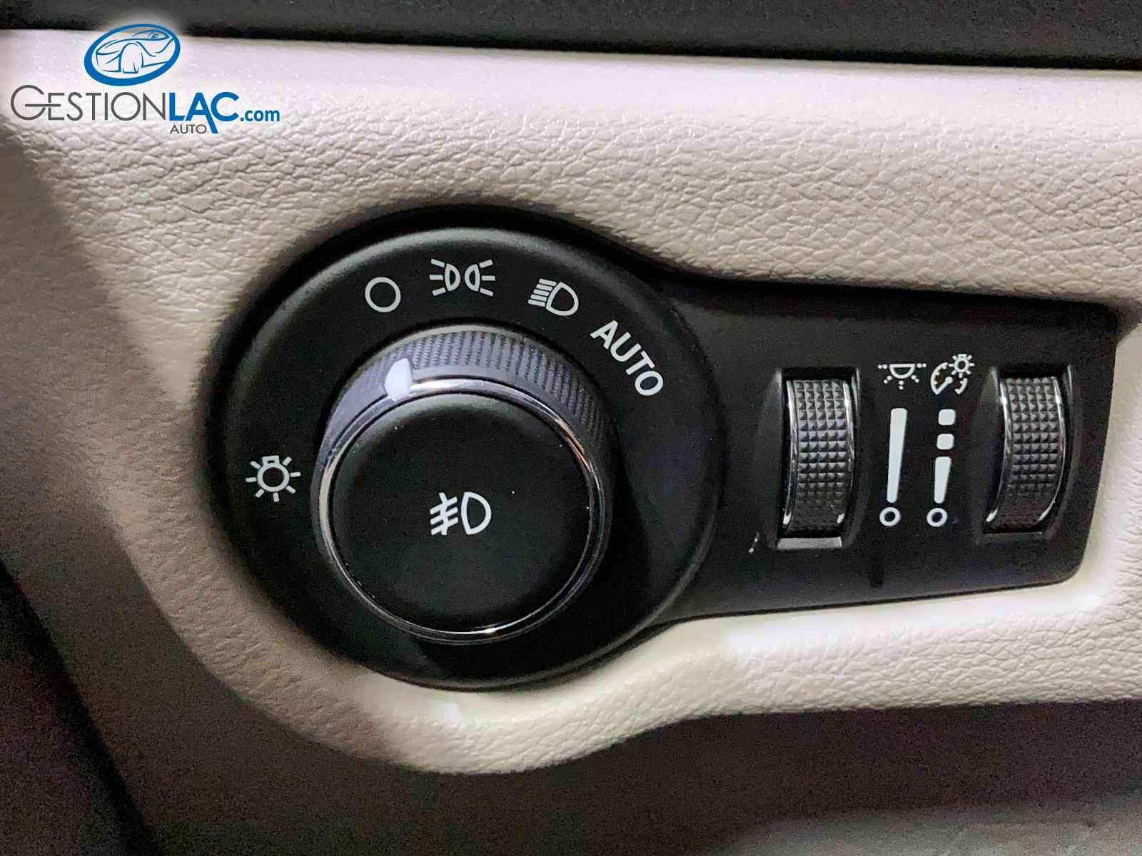 Chrysler Pacifica 2017 - Image 13