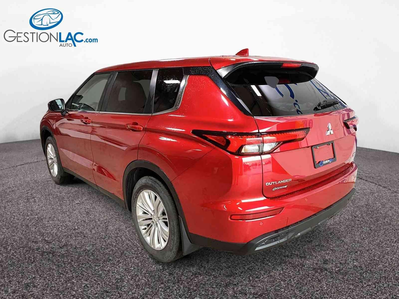 Mitsubishi Outlander 2022 - Thumbnail 4