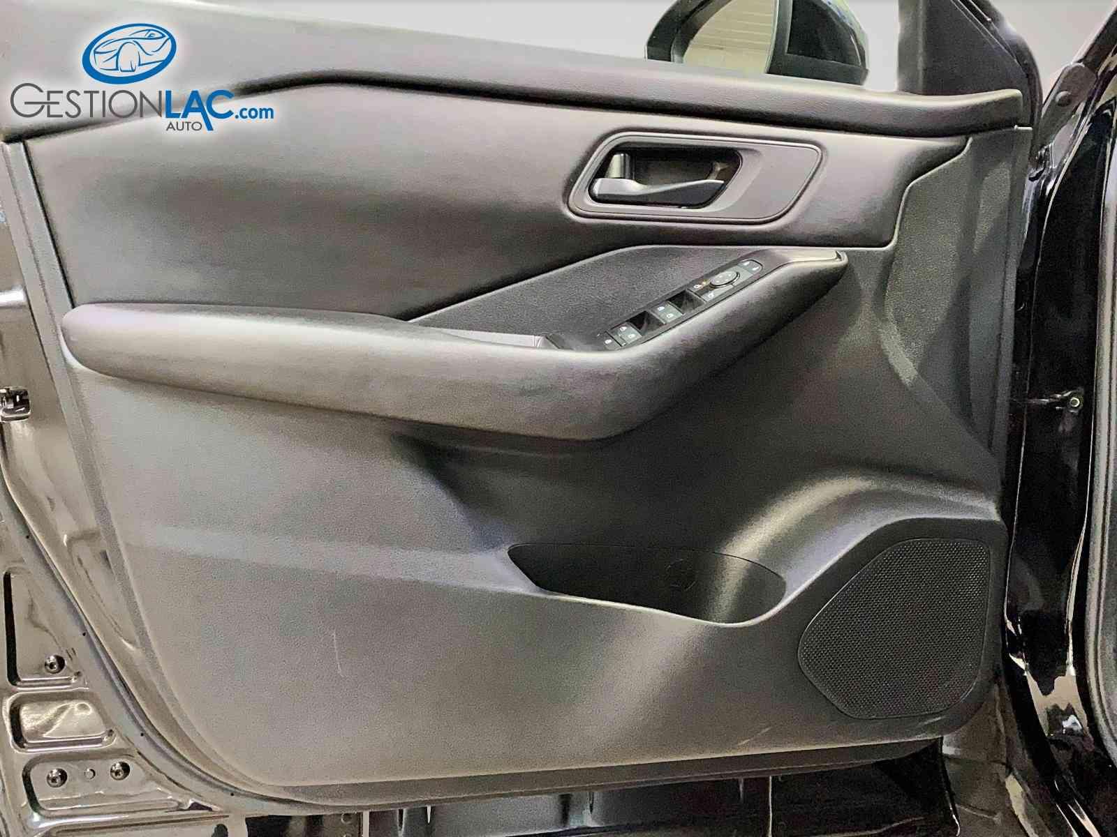 Nissan Rogue 2024 - Thumbnail 13